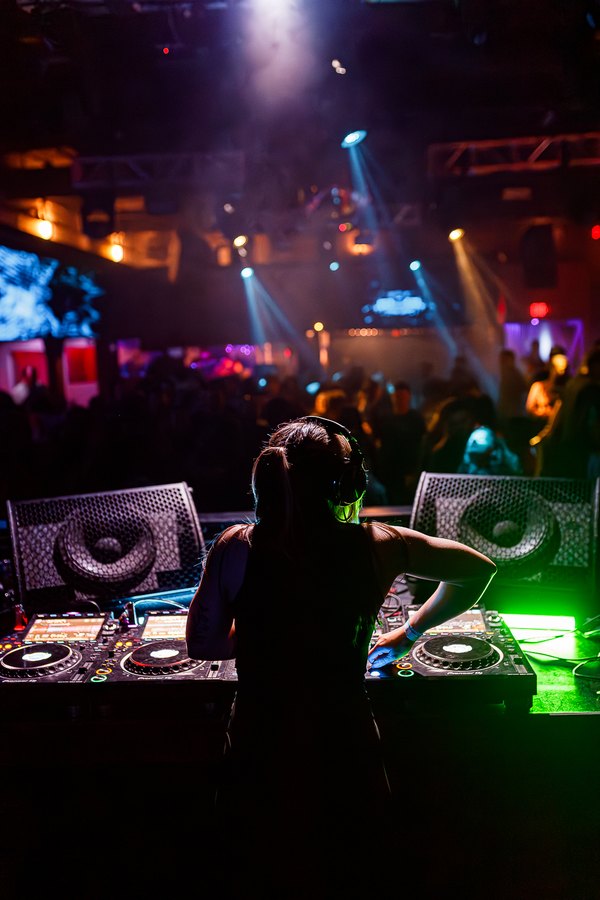 black label radio