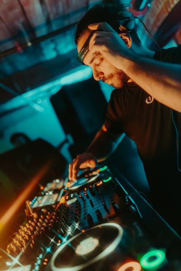 black label radio